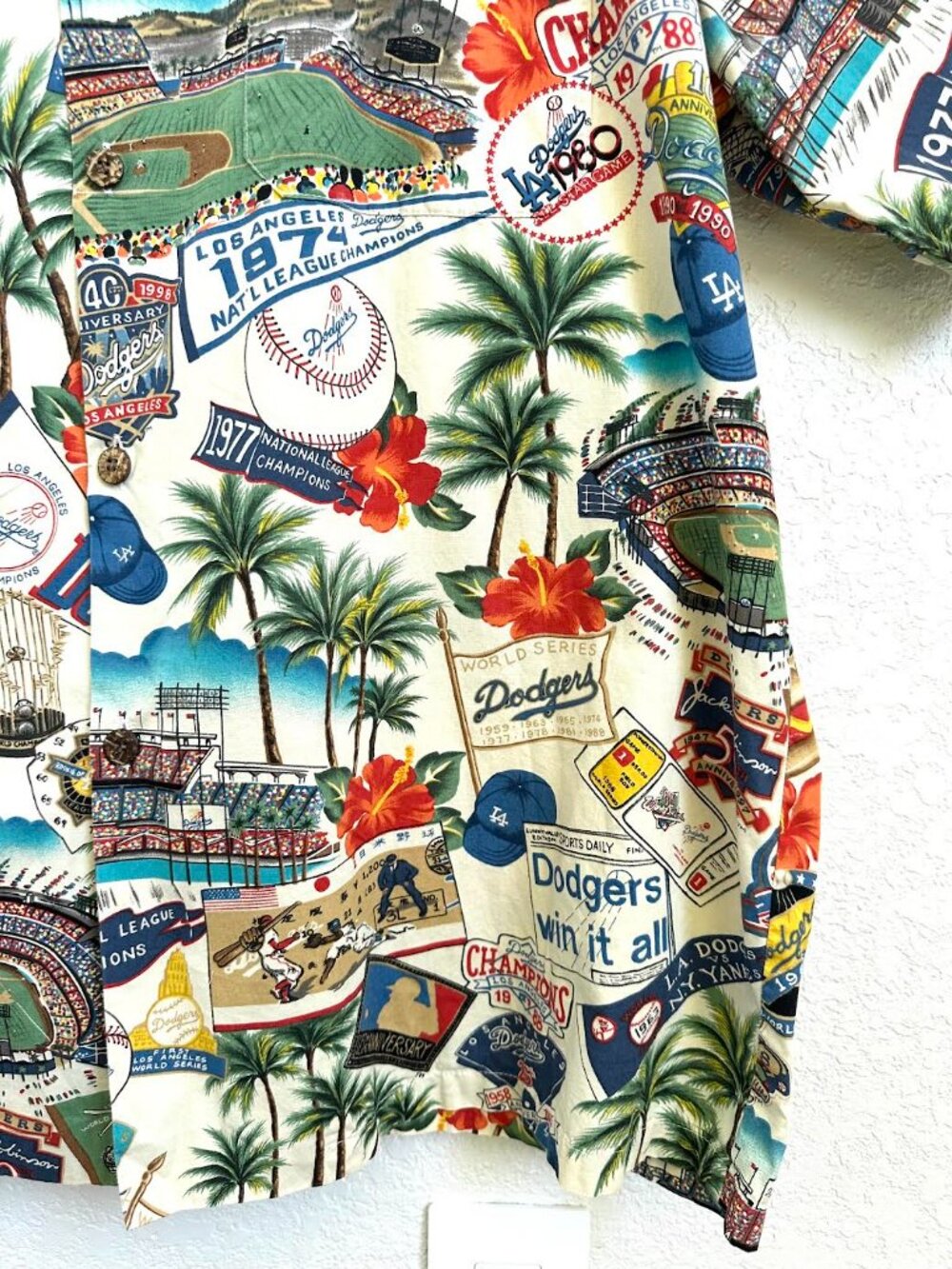 Reyn Spooner Los Angeles Dodgers Hawaiian Shirt - Picture 10 of 10